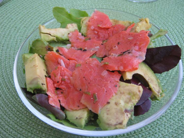 Lox and Avocado Summer Salad 038