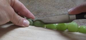Slicing Grapes 019